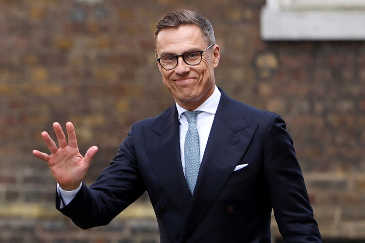 Finlandiya Qrenlandiya ilə bağlı NATO sammitinin keçirilməsini istəyib