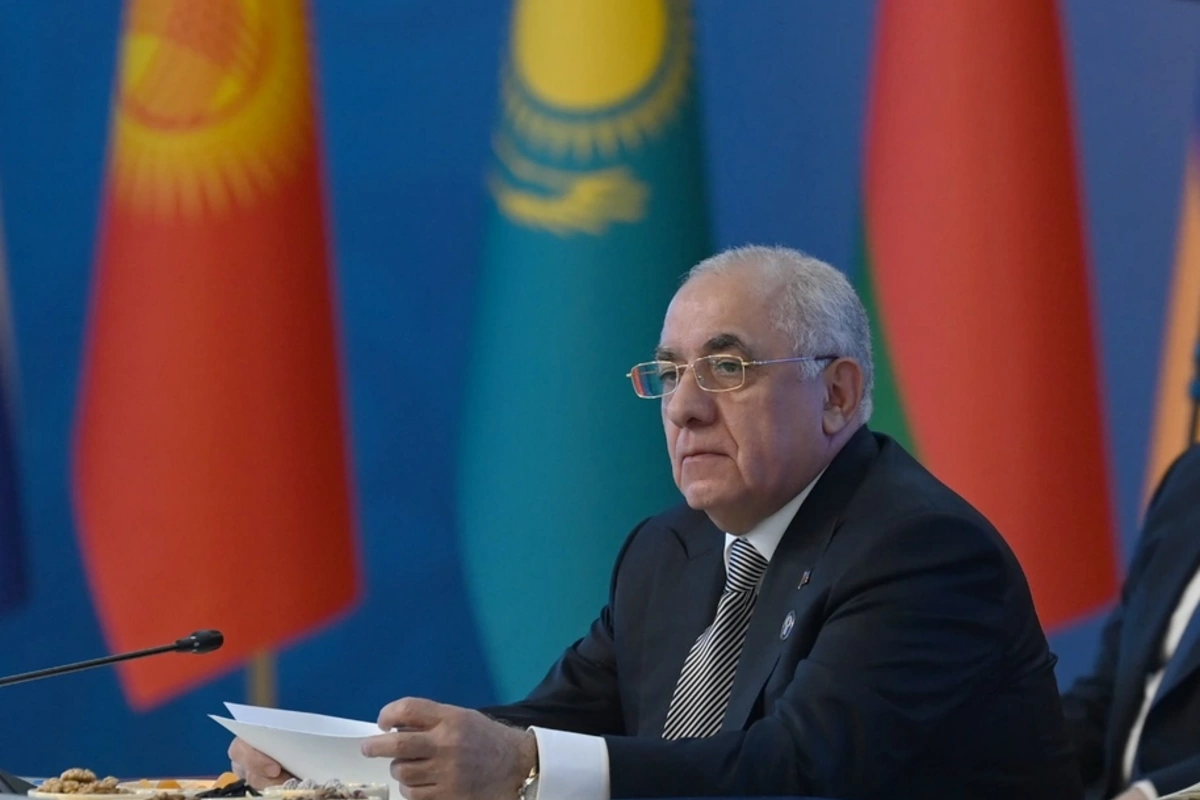 Əli Əsədov Düşənbədə MDB Hökumət Başçıları Şurasının iclasında iştirak edib Əli Əsədov Düşənbədə MDB Hökumət Başçıları Şurasının iclasında iştirak edib