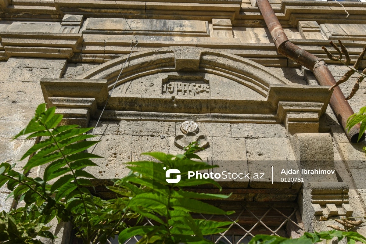 Bakı qoçusu Qafar Nağıyevin 1902-ci ilə aid mülkündən FOTOREPORTAJ Bakı qoçusu Qafar Nağıyevin 1902-ci ilə aid mülkündən FOTOREPORTAJ