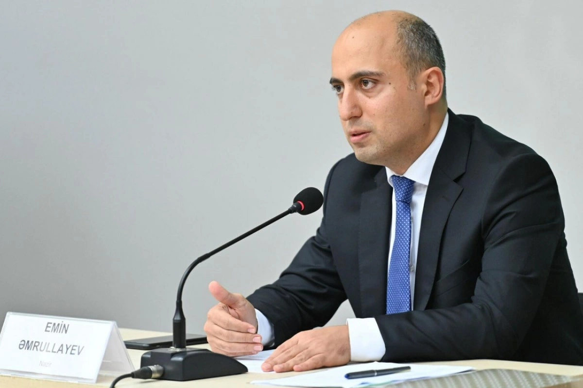 Эмин Амруллаев освободил от должности двух проректоров