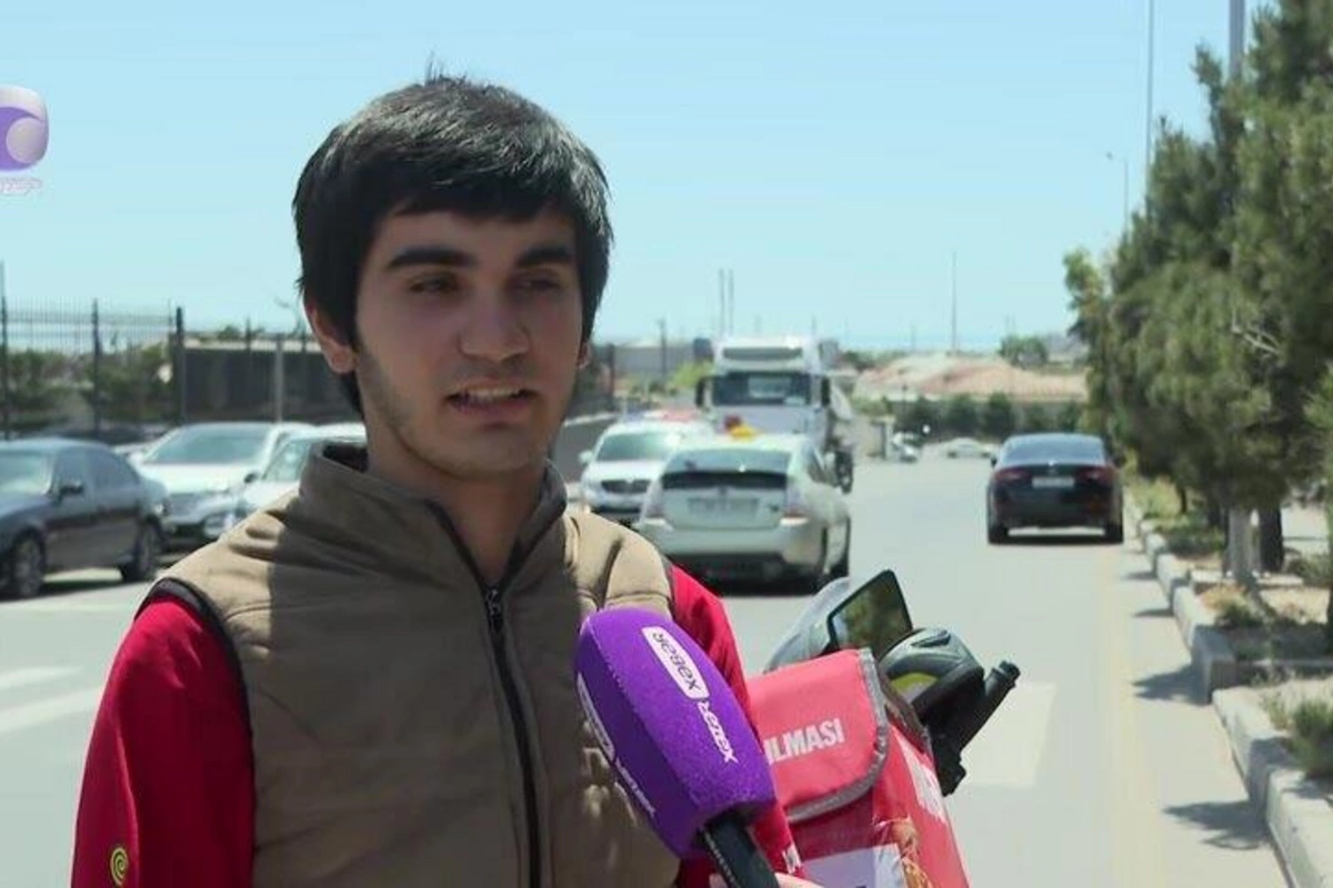 Yazısı ilə sosial şəbəkələrdə gündəm olan kuryer danışdı Yazısı ilə sosial şəbəkələrdə gündəm olan kuryer danışdı