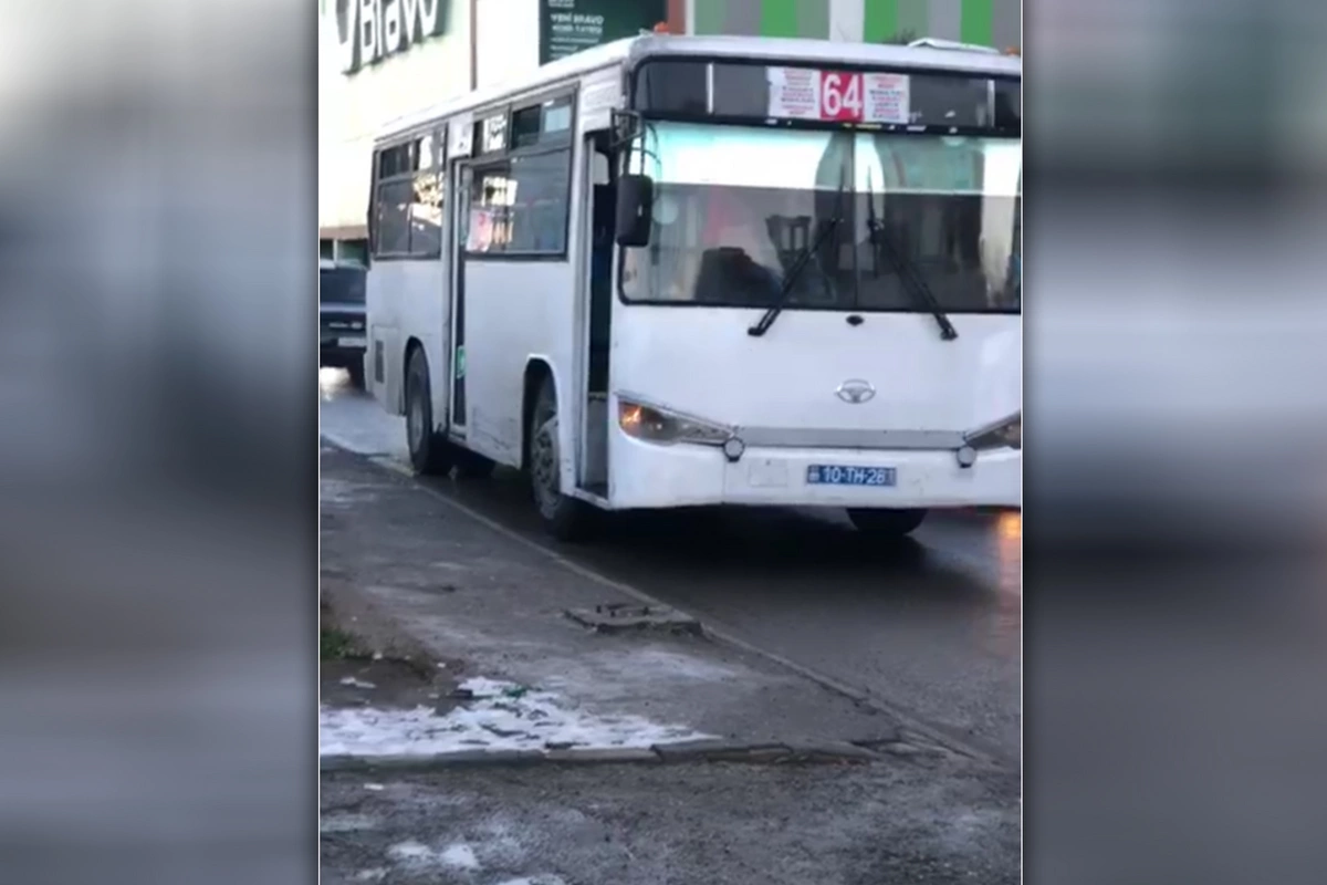 Avtobus xarab oldu, sərnişinlər soyuq havada yolda qaldı