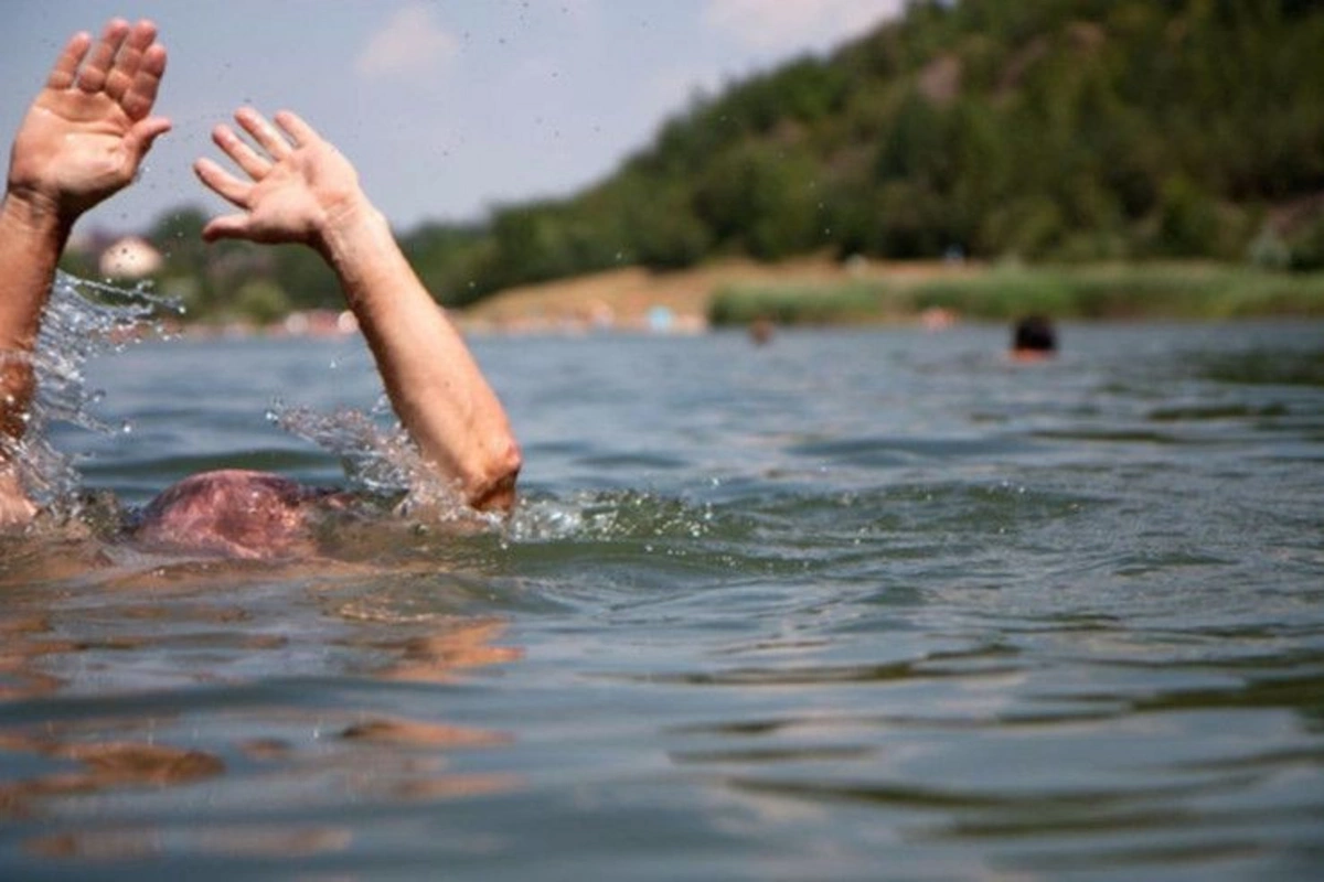 In Azerbaijan, a father and son drowned in a lake: one of them died In Azerbaijan, a father and son drowned in a lake: one of them died
