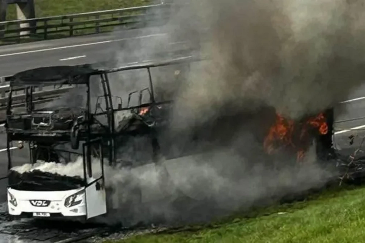 Mançester Siti azarkeşlərini daşıyan avtobus yanıb