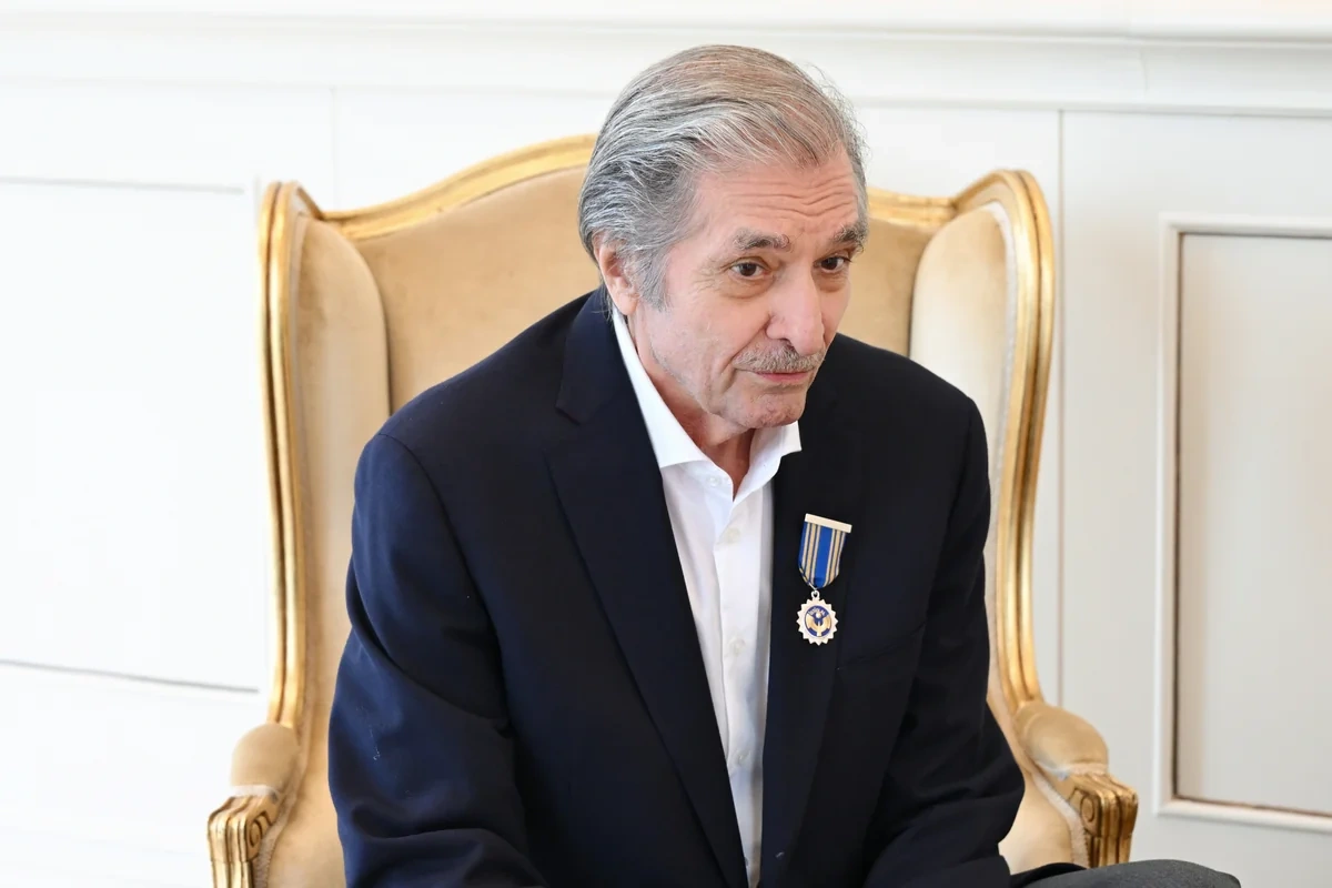 İstiqlal ordeninin müəllifi Xalq rəssamı özü imiş