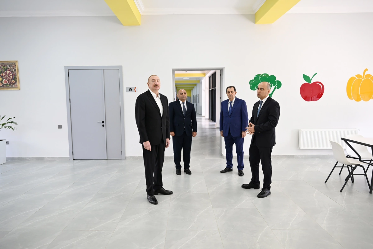 İlham Əliyev Lənkəran Dövlət Peşə Təhsil Mərkəzinin açılışında iştirak edib
