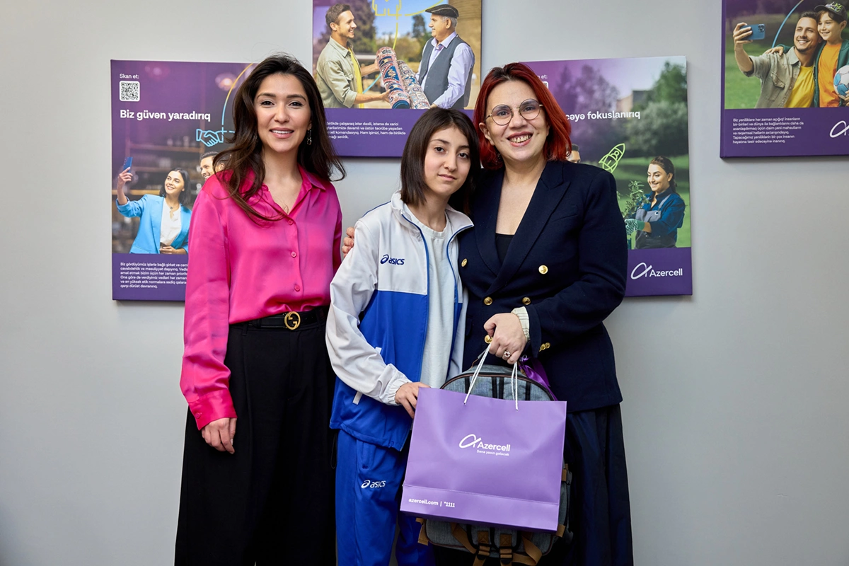 Qızlara ağ yaraşır layihəsinin iştirakçıları Azercell-in qonağı oldular