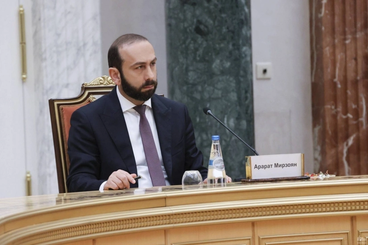 Mirzoyan: Bakı ilə İrəvan arasında sülh regionda yeni iqtisadi imkanlar açır Mirzoyan: Bakı ilə İrəvan arasında sülh regionda yeni iqtisadi imkanlar açır