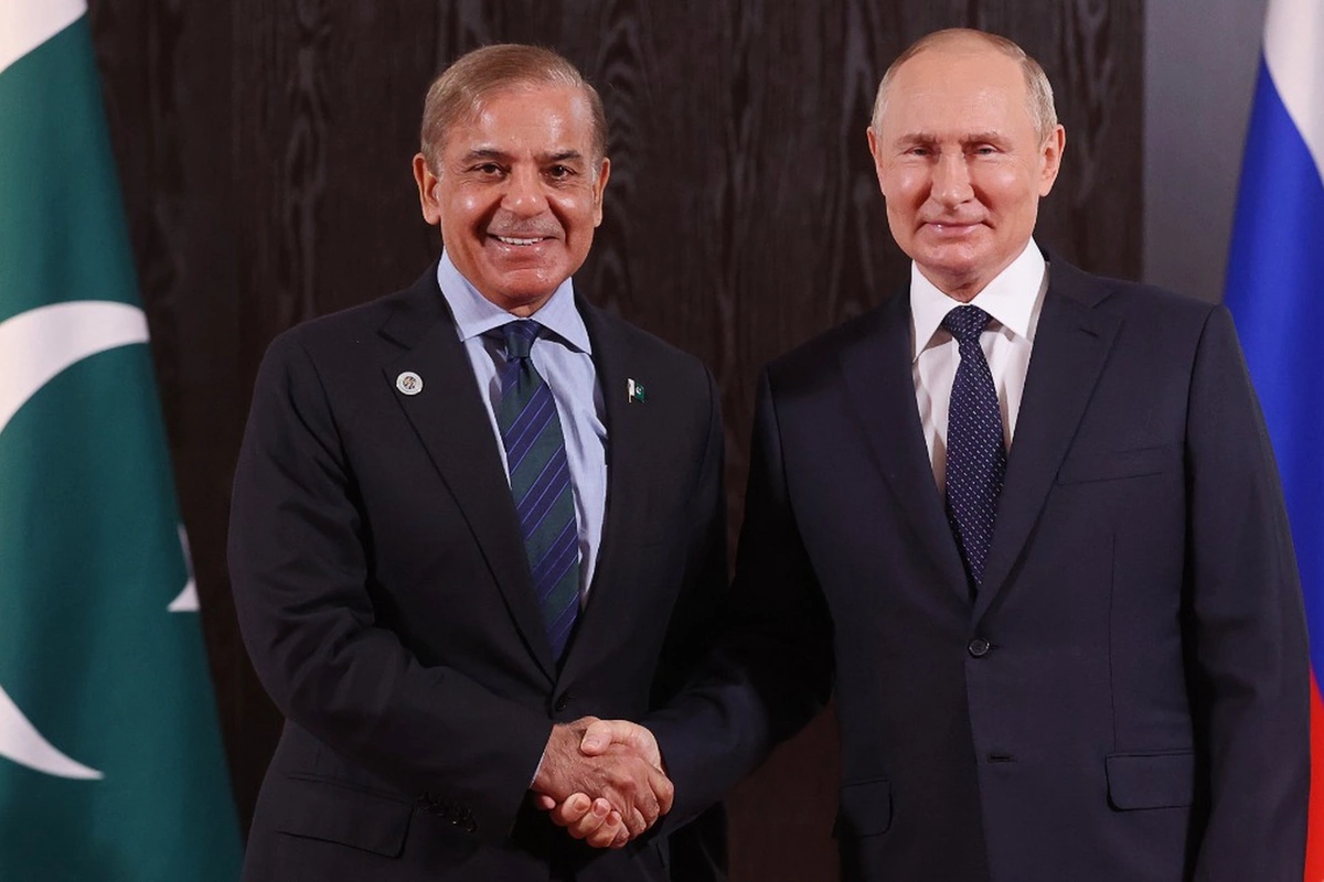Putin Pakistanın baş nazirini Rusiyaya dəvət edib Putin Pakistanın baş nazirini Rusiyaya dəvət edib