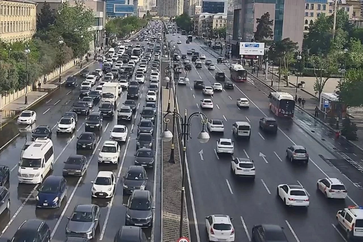 Bakının bir sıra yollarında tıxac var