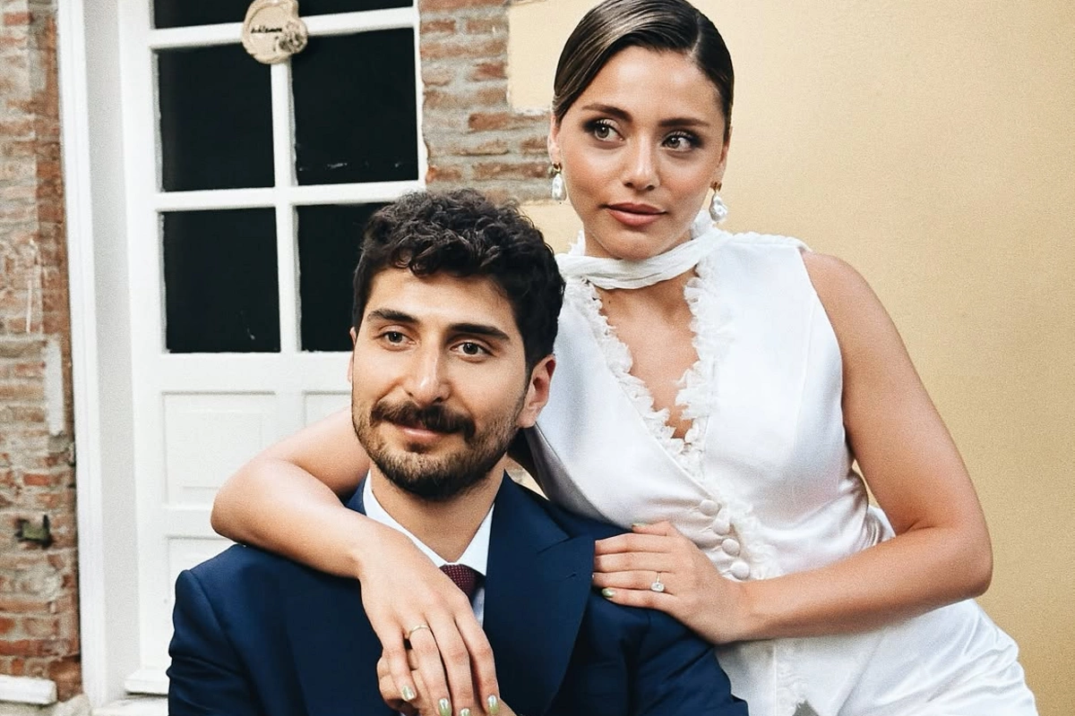 Sıla Türkoğlu nişanlandı