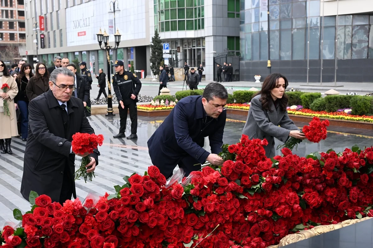 Medianın İnkişafı Agentliyinin kollektivi Ana harayı abidəsini ziyarət edib