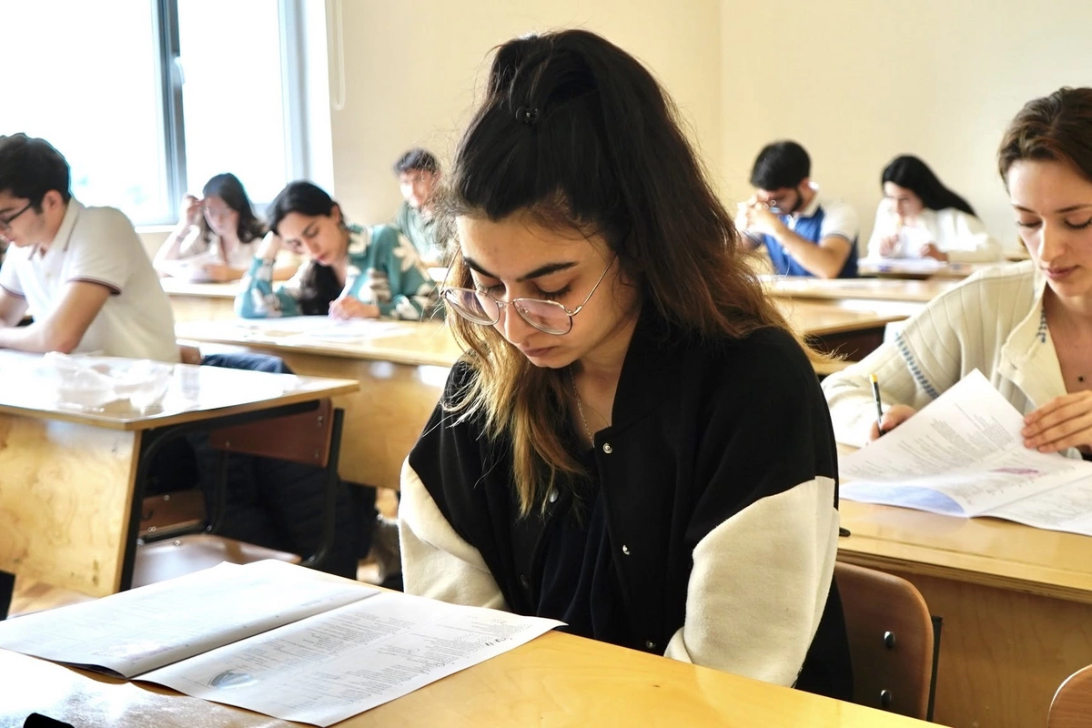 DİM: İmtahanda bir nəfərdə ağıllı saat aşkarlanıb