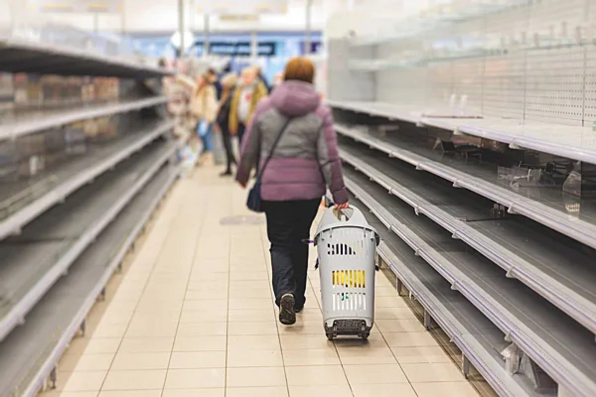 Полки американских магазинов опустели