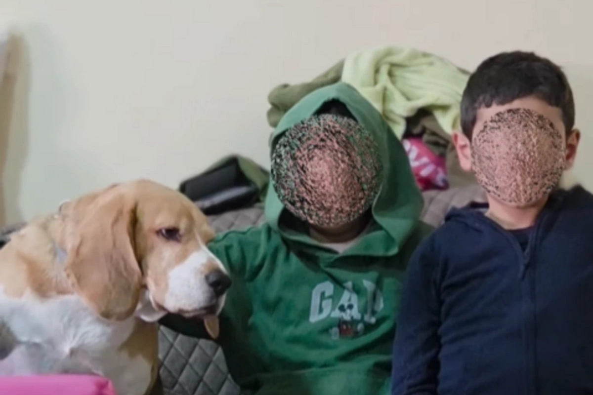 Gözəllik salonunda tərk edilən uşaqlar: Anamızı sevirik