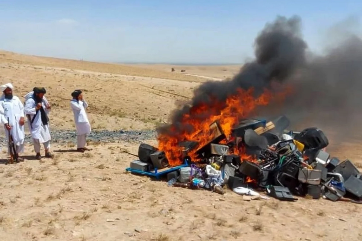 Əfqanıstanda əcaib Taliban idarəçiliyi - Musiqi, qalstuk, TikTok qadağası, arvadı döymək hüququ