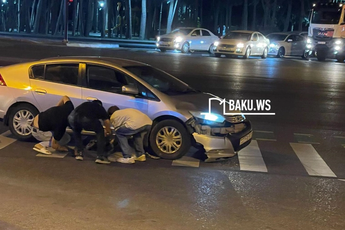 Bakıda avtomobil skuteri vurdu Bakıda avtomobil skuteri vurdu