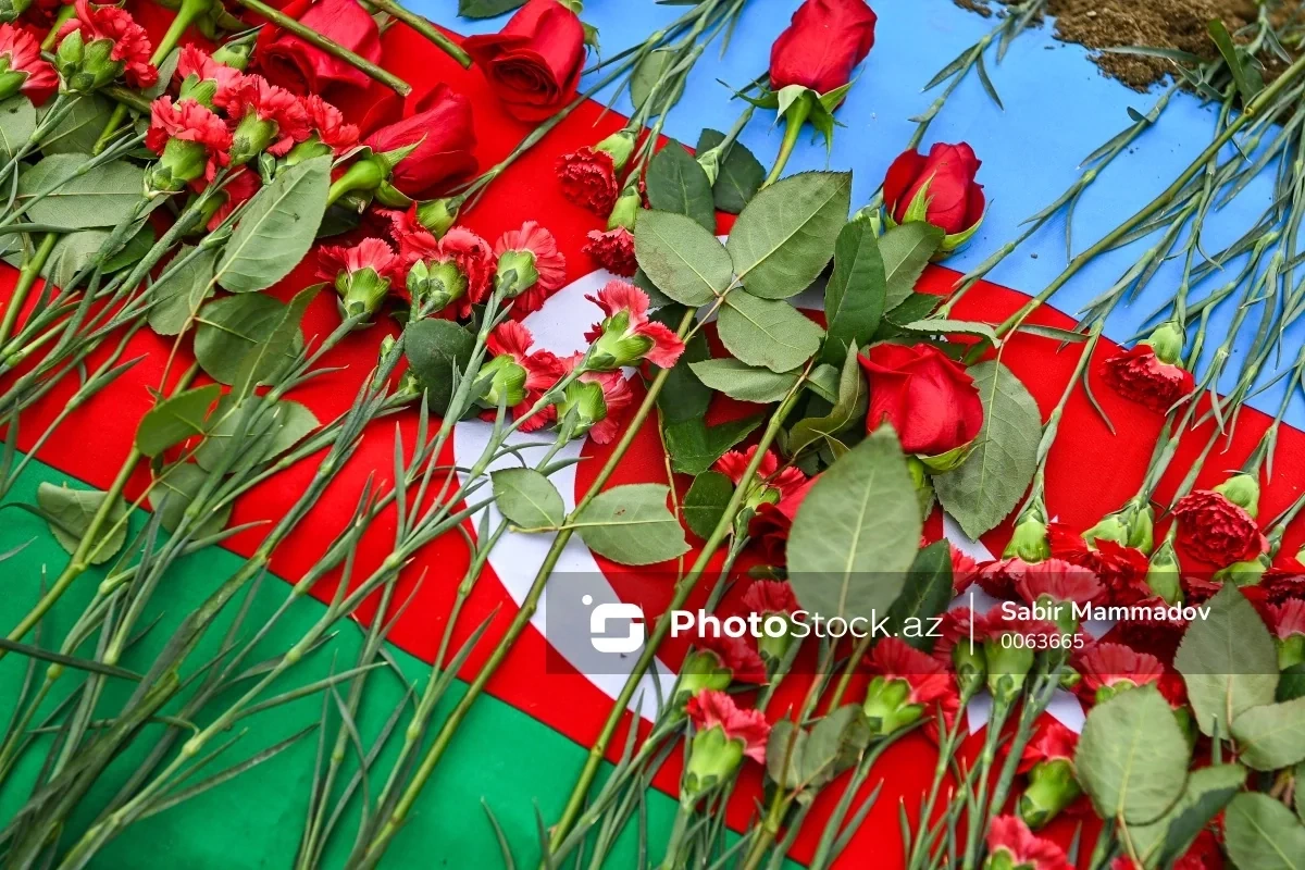 Bakıda I Qarabağ müharibəsinin itkin-şəhidi Rafiq Hüseynovun dəfn mərasimi keçirilir