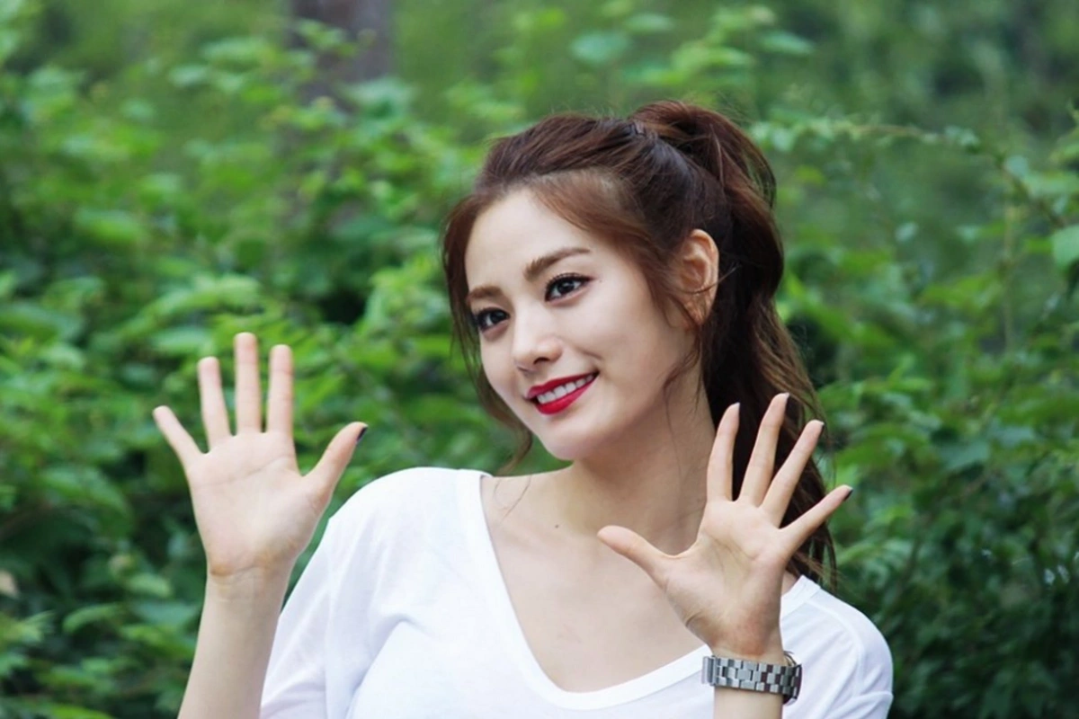 Звезда К-pop обезвредила вооружённого грабителя, ворвавшегося в ее дом