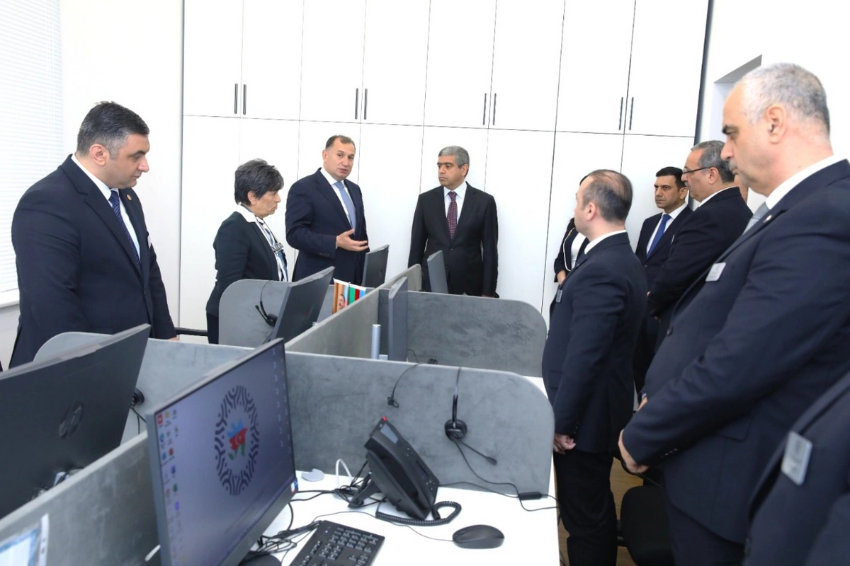 Nazir Anar Əliyev Azərbaycan Həmkarlar İttifaqları Konfederasiyasının yeni mərkəzi ilə tanış olub