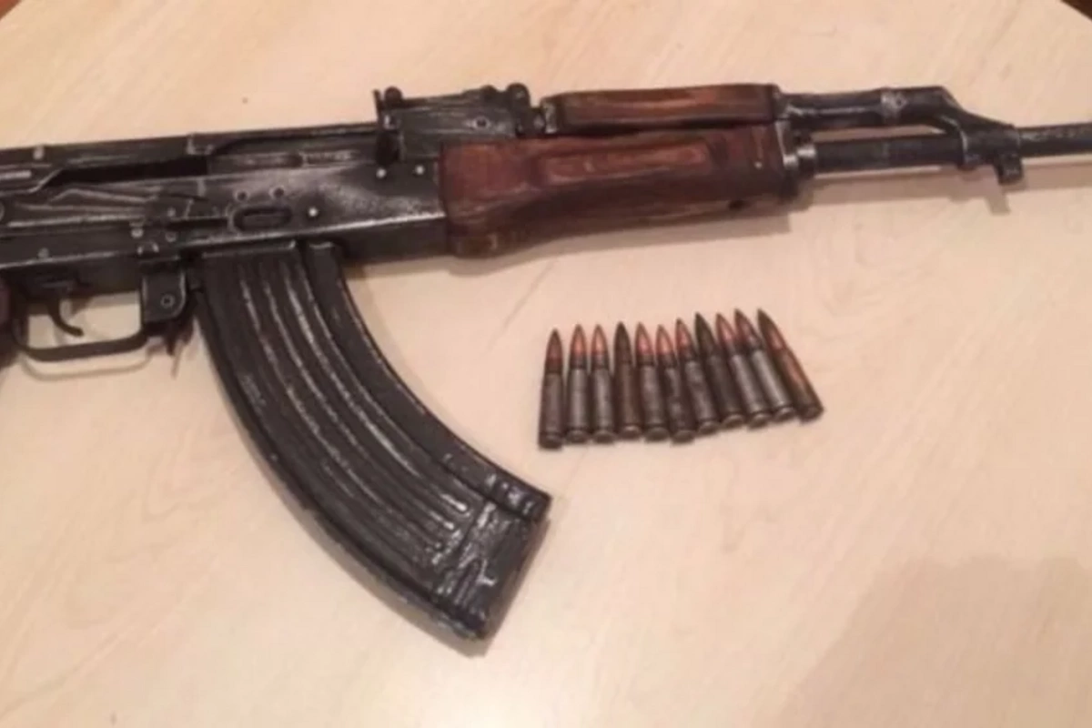 Bakıda məhkumun azadlıqda olarkən basdırdığı avtomat aşkarlanıb - BİRGƏ ƏMƏLİYYAT