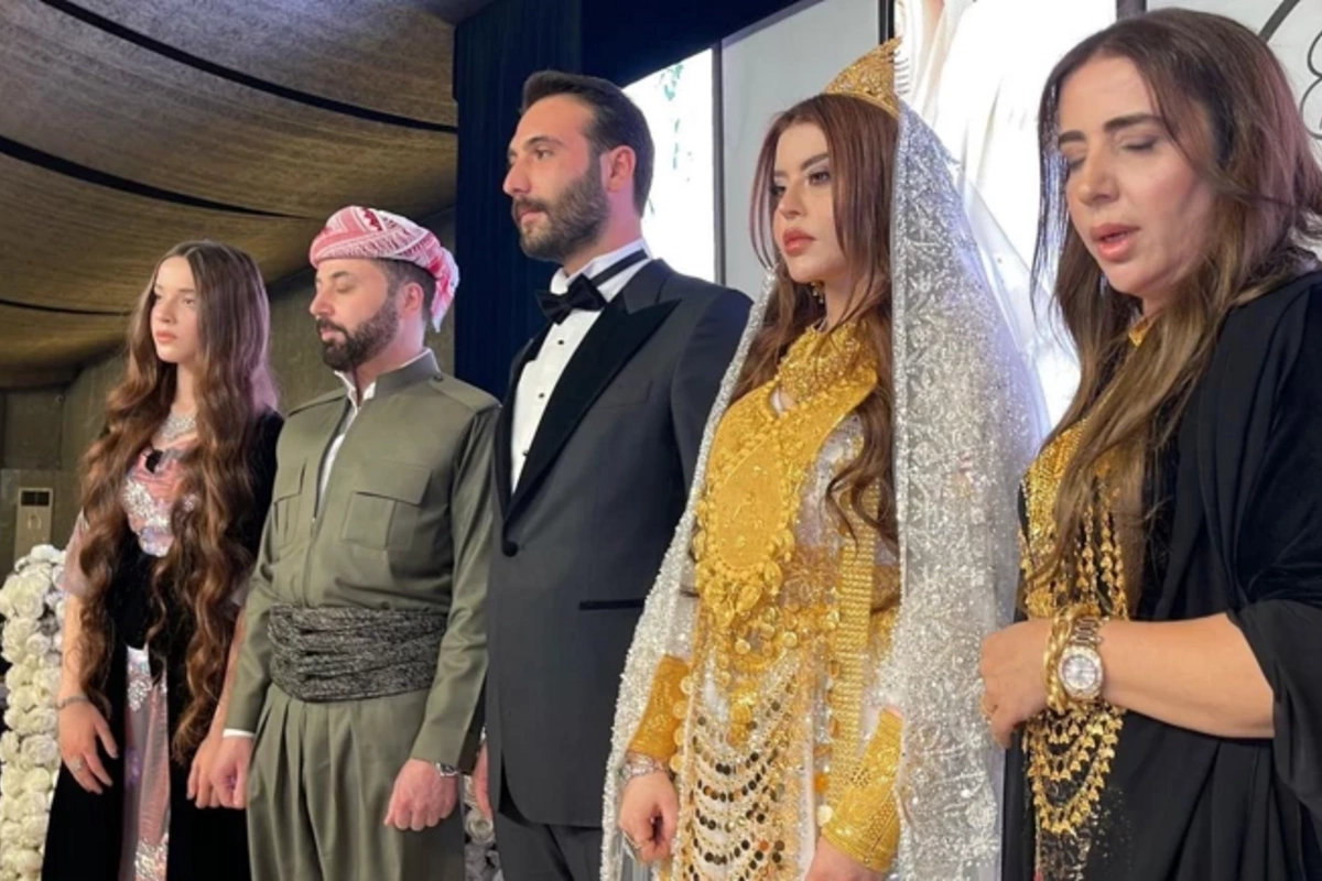 Gəlinə kilo-kilo qızıl taxıldı, pullar sandıqlara sığmadı