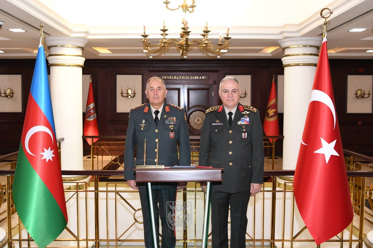 Azərbaycan ordusunun Baş qərargah rəisi türkiyəli həmkarı ilə xüsusi müşahidəçi günündə iştirak edib Azərbaycan ordusunun Baş qərargah rəisi türkiyəli həmkarı ilə xüsusi müşahidəçi günündə iştirak edib
