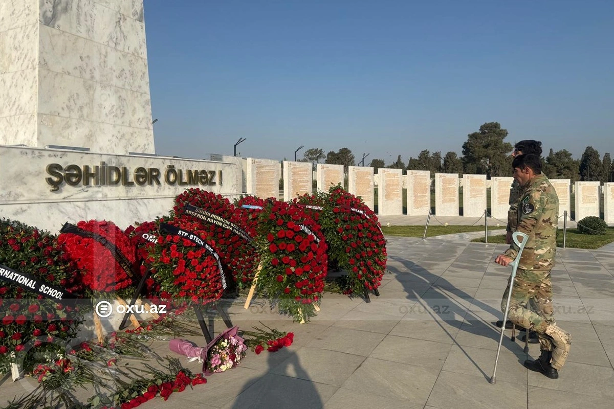 8 Noyabr - Zəfər Günü ilə əlaqədar Hərbi Memorial Məzarlıq ziyarət edilir