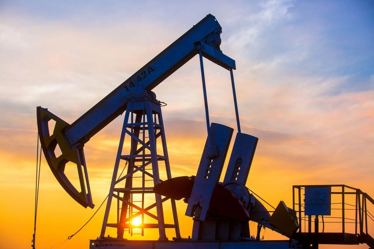Азербайджанская нефть подешевела почти на $10