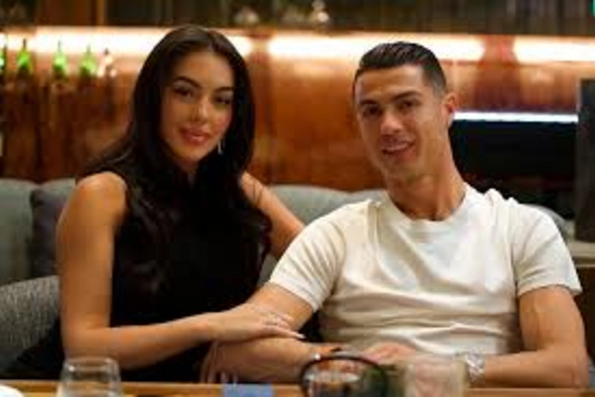 Ronaldo proposed to Georgina Rodriguez Ronaldo proposed to Georgina Rodriguez