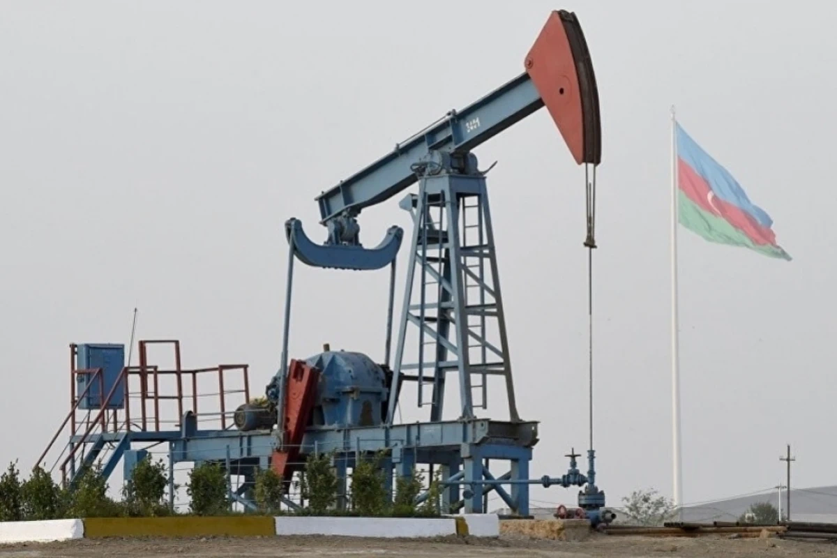 Цена на нефть марки Azeri Light снова снизилась Цена на нефть марки Azeri Light снова снизилась