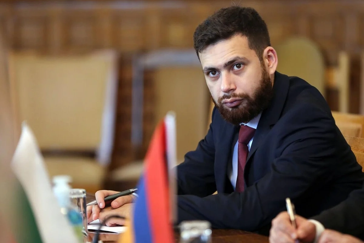 Kostanyan: Ermənistan regionda kommunikasiyaların qurulmasında maraqlıdır