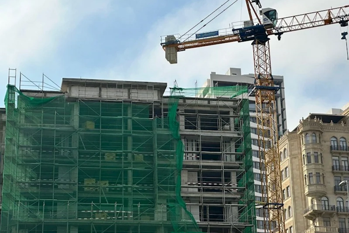 Agentlik sədri: Binalar tikilərkən məsafə, ekoloji, sosial faktorlar nəzərə alınmalıdır