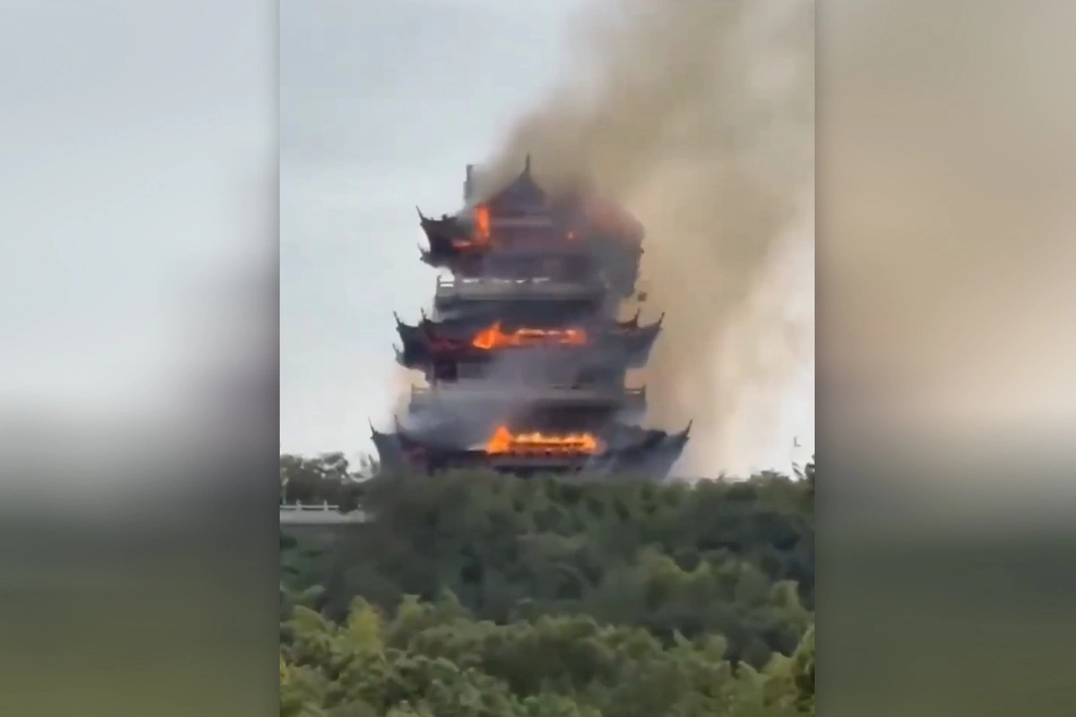 1500 illik Yongqing məbədində yanğın baş verib