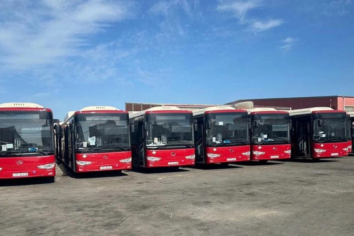 Bakıda daha bir marşrut xəttində avtobuslar yenilənir Bakıda daha bir marşrut xəttində avtobuslar yenilənir