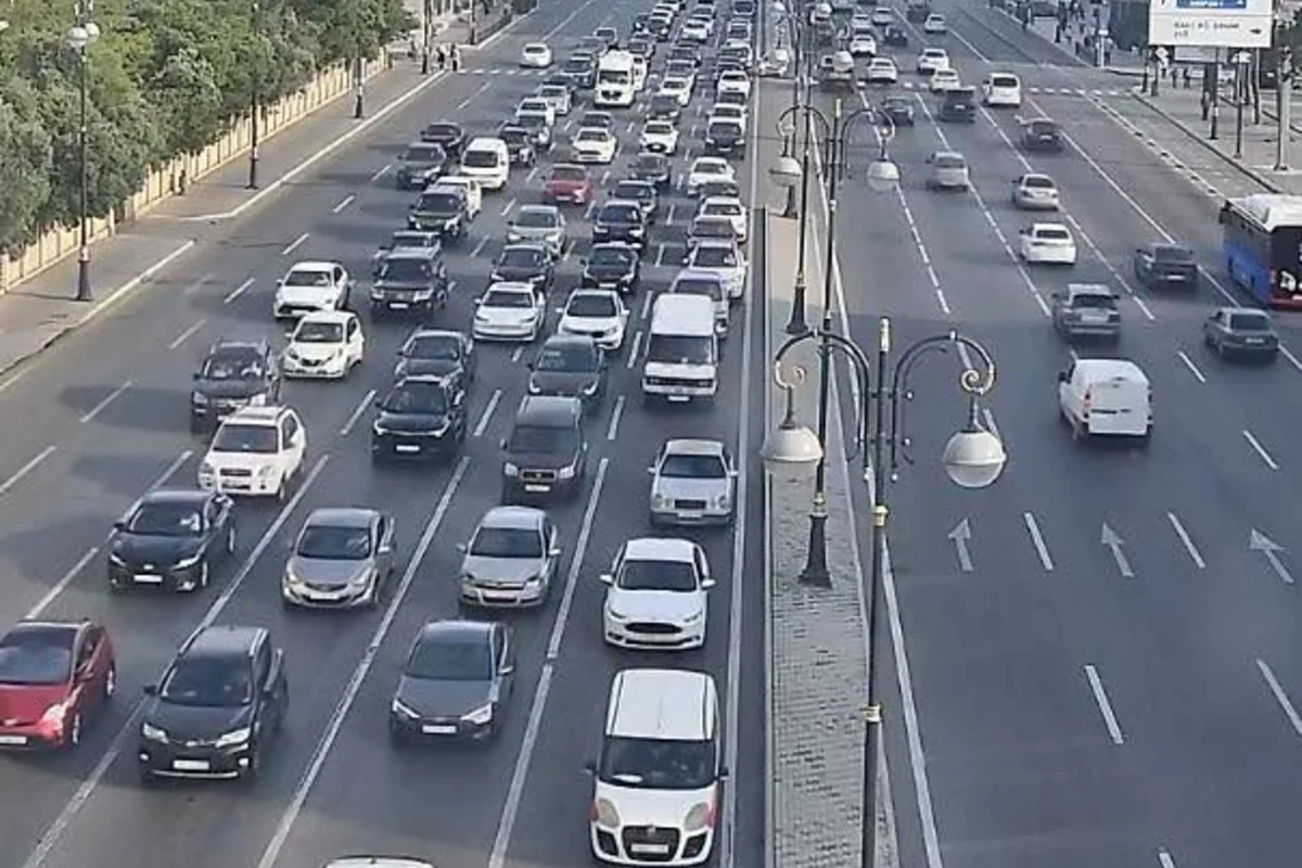 Bakının bəzi yollarında nəqliyyatın sıxlığı müşahidə olunur