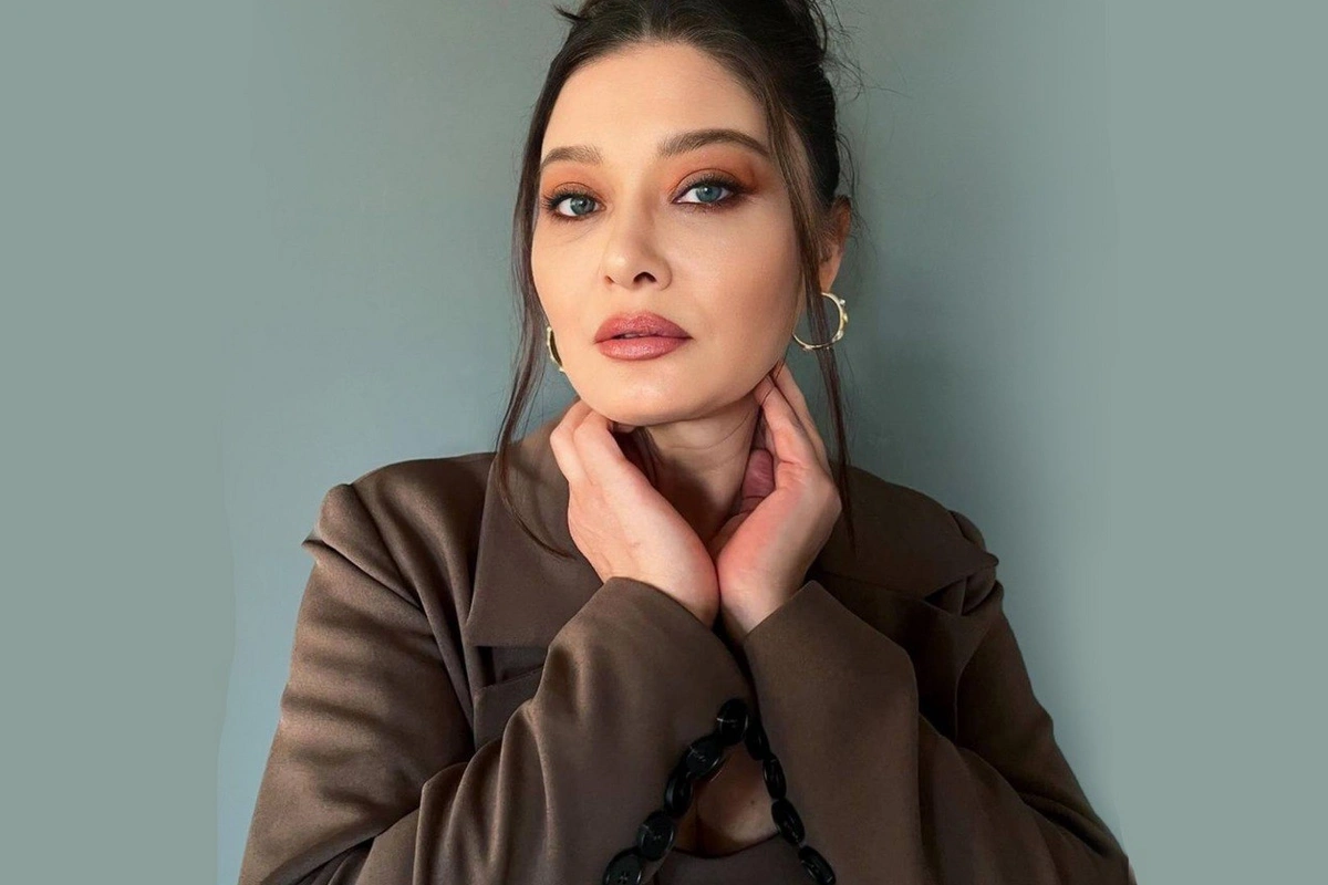 Nurgül Yeşilçay qəribə vərdişləri ilə TƏƏCCÜBLƏNDİRDİ Nurgül Yeşilçay qəribə vərdişləri ilə TƏƏCCÜBLƏNDİRDİ