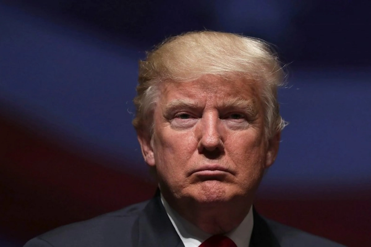Трамп запросил военный самолет из-за угрозы со стороны Ирана Трамп запросил военный самолет из-за угрозы со стороны Ирана