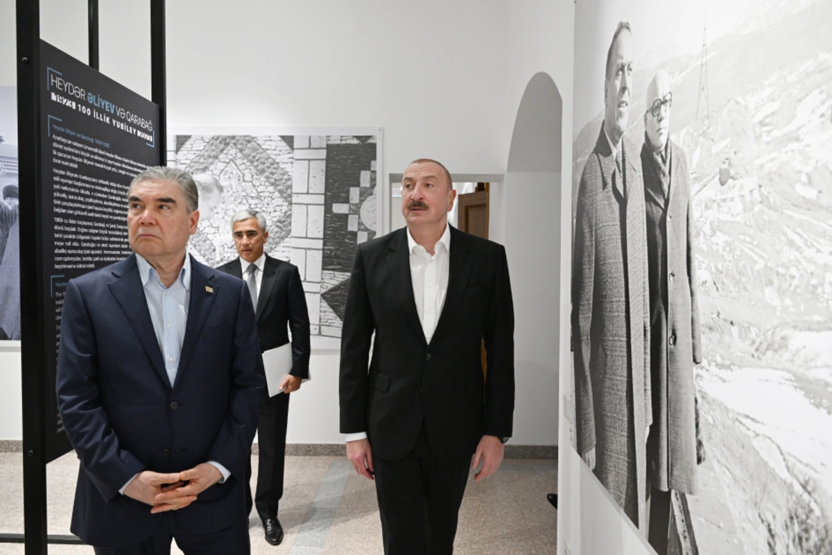 İlham Əliyev və Berdiməhəmmədov Şuşada Heydər Əliyev və Qarabağ sərgisi ilə tanış olublar