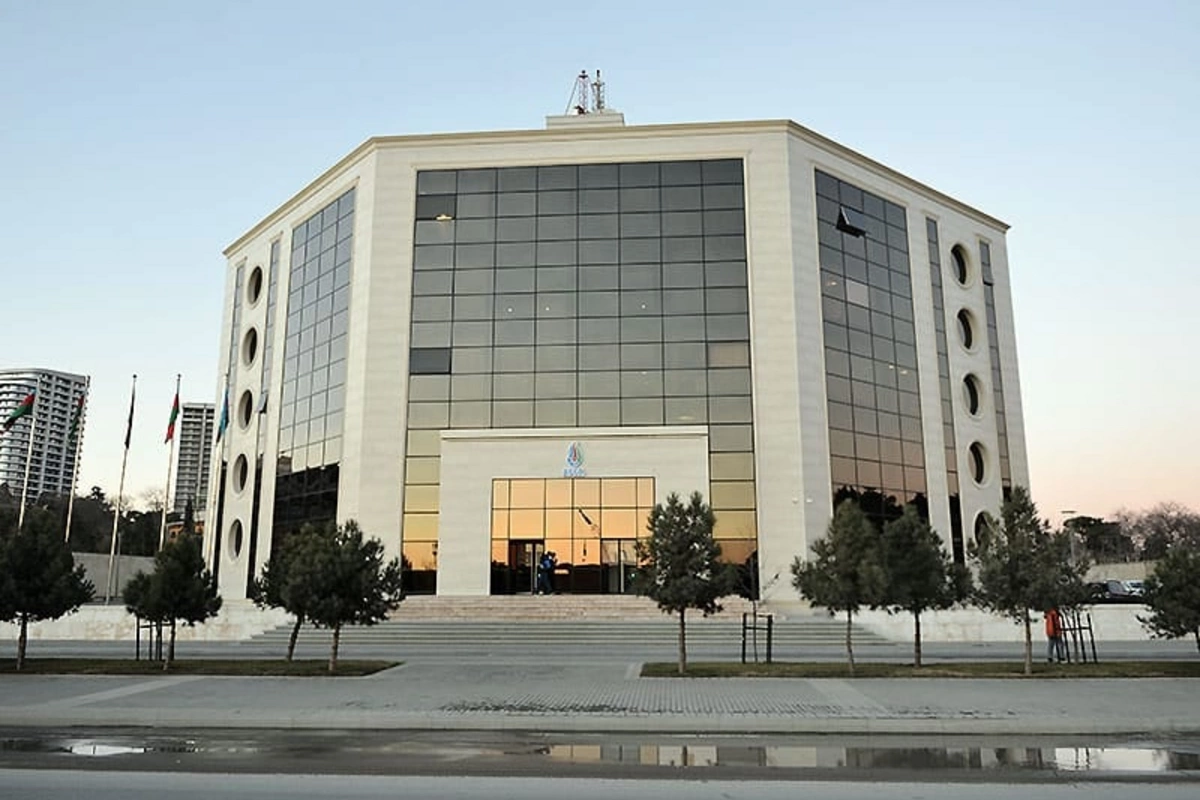 AFFA-dan YENİLİK: Böyük hesabla uduzan komandalar meydana əlavə oyunçu daxil edə biləcəklər