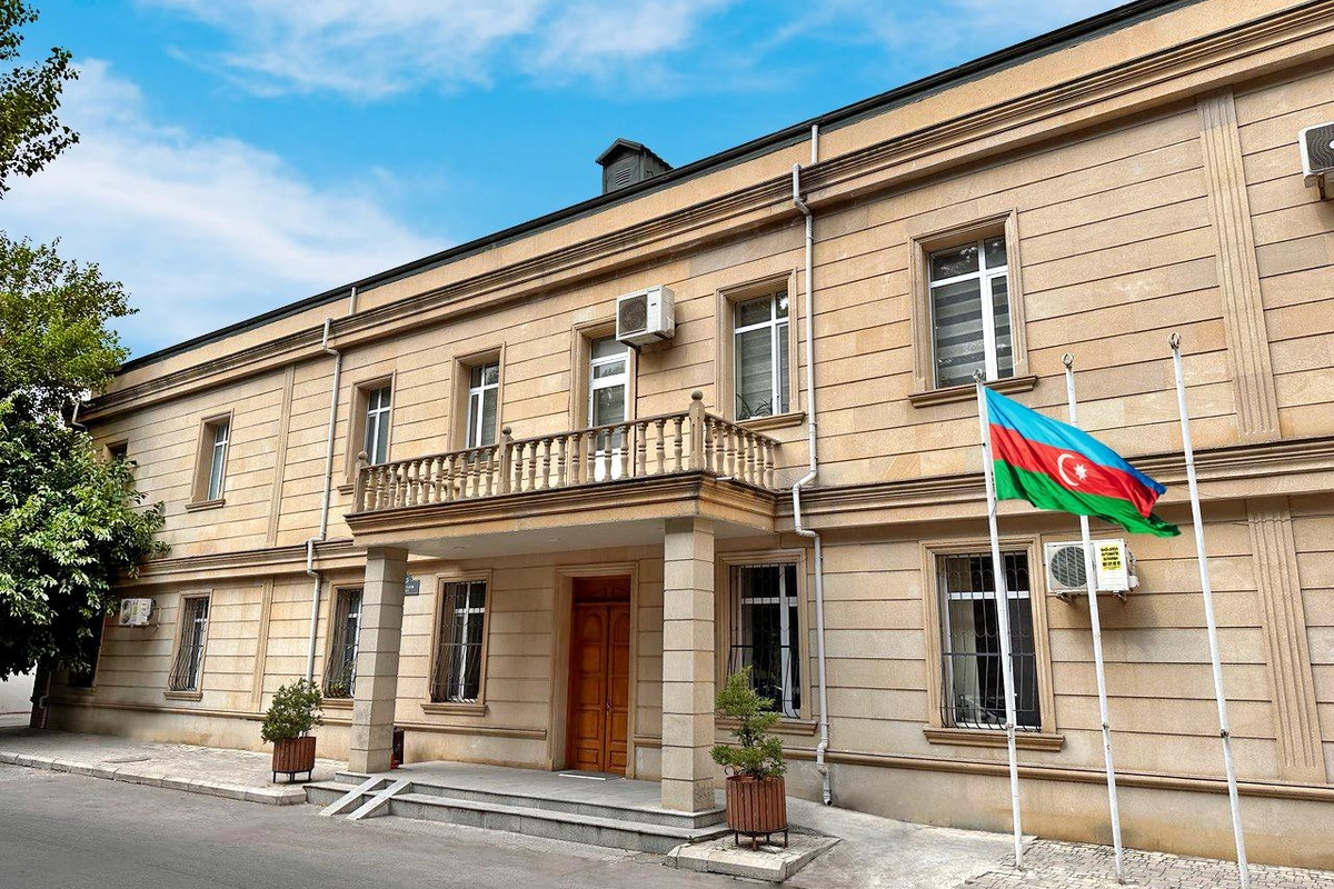 3500-dən artıq hüquq terminin olduğu izahlı lüğət tərtib edilib, kitabxana 502 yeni hüquqi vəsaitlə zənginləşdirilib