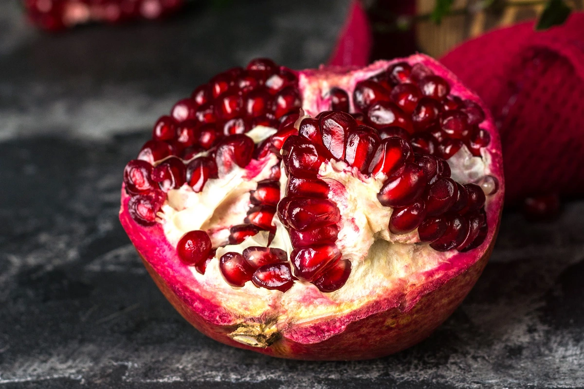 Why do doctors recommend drinking pomegranate juice every day? Why do doctors recommend drinking pomegranate juice every day?