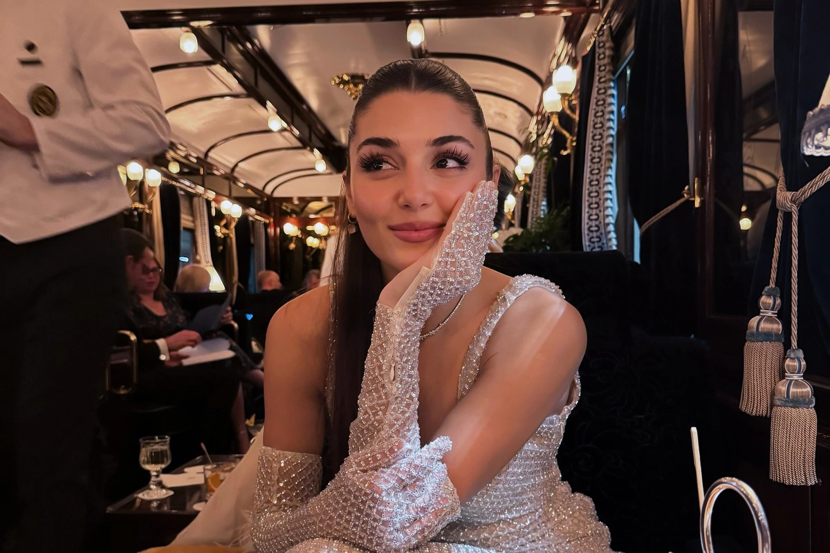 Hande Erçel dünyanın 10 ən gözəl qadınından biri oldu