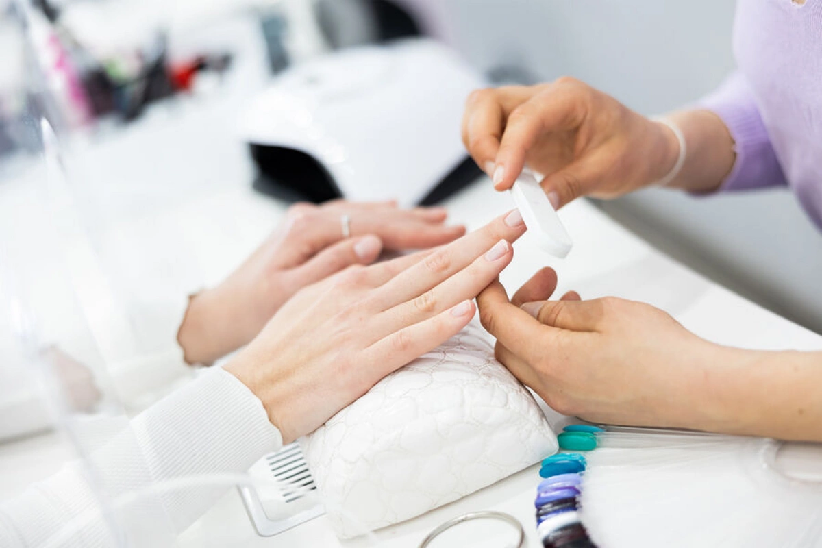 Doctor warned about the danger of manicure for reproductive health