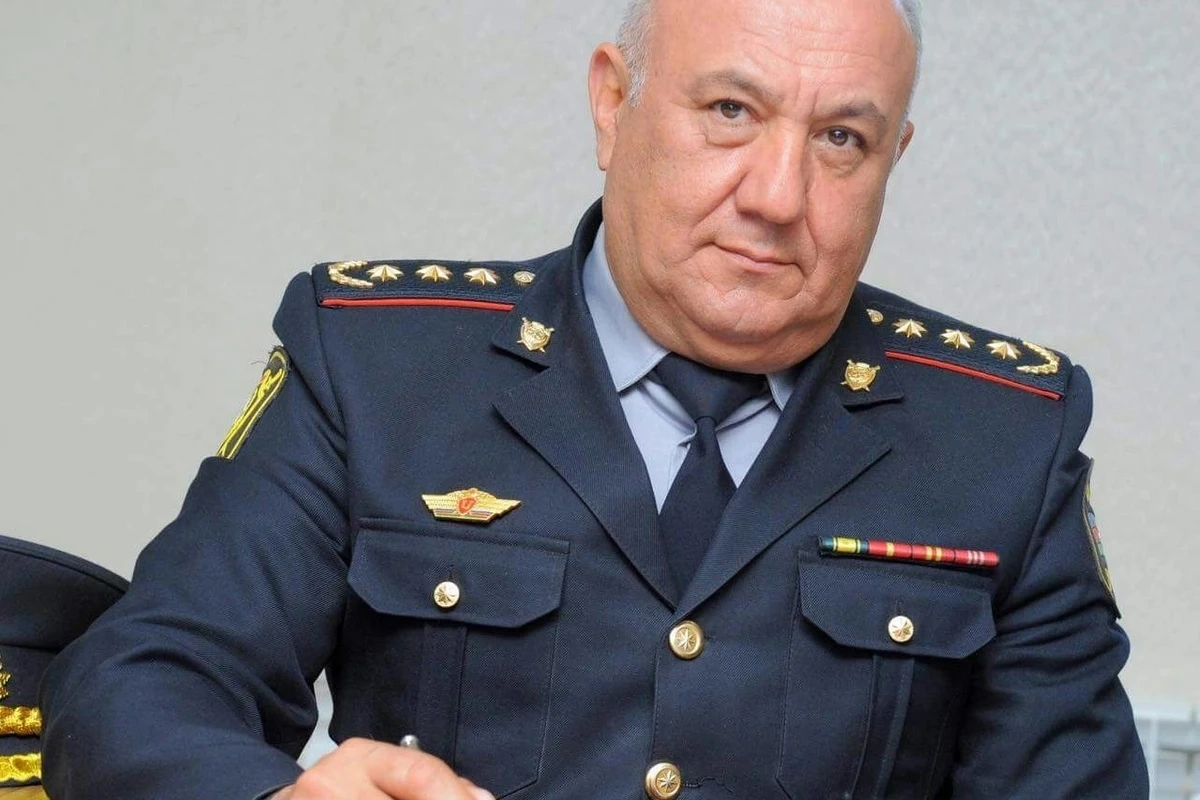 Vaqif Əsədov jurnalistləri təbrik etdi