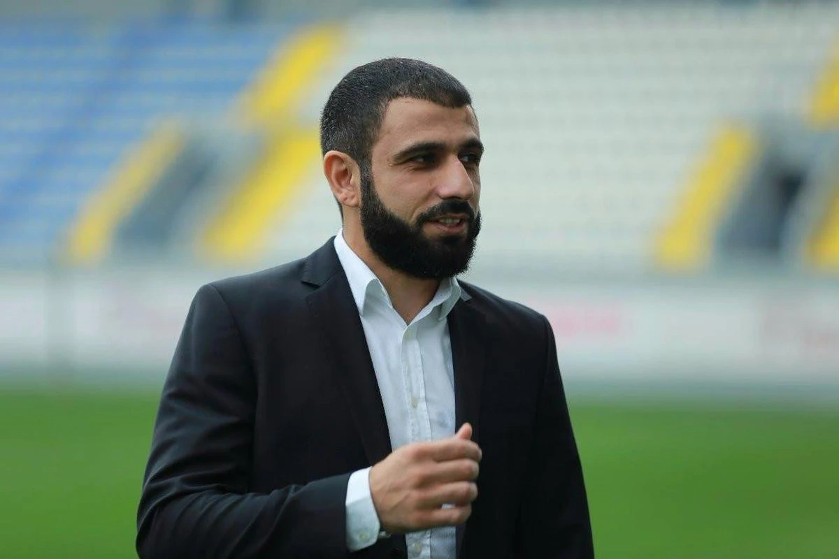 Zirənin baş məşqçisi Rəşad Sadıqov əməliyyat olunub Zirənin baş məşqçisi Rəşad Sadıqov əməliyyat olunub