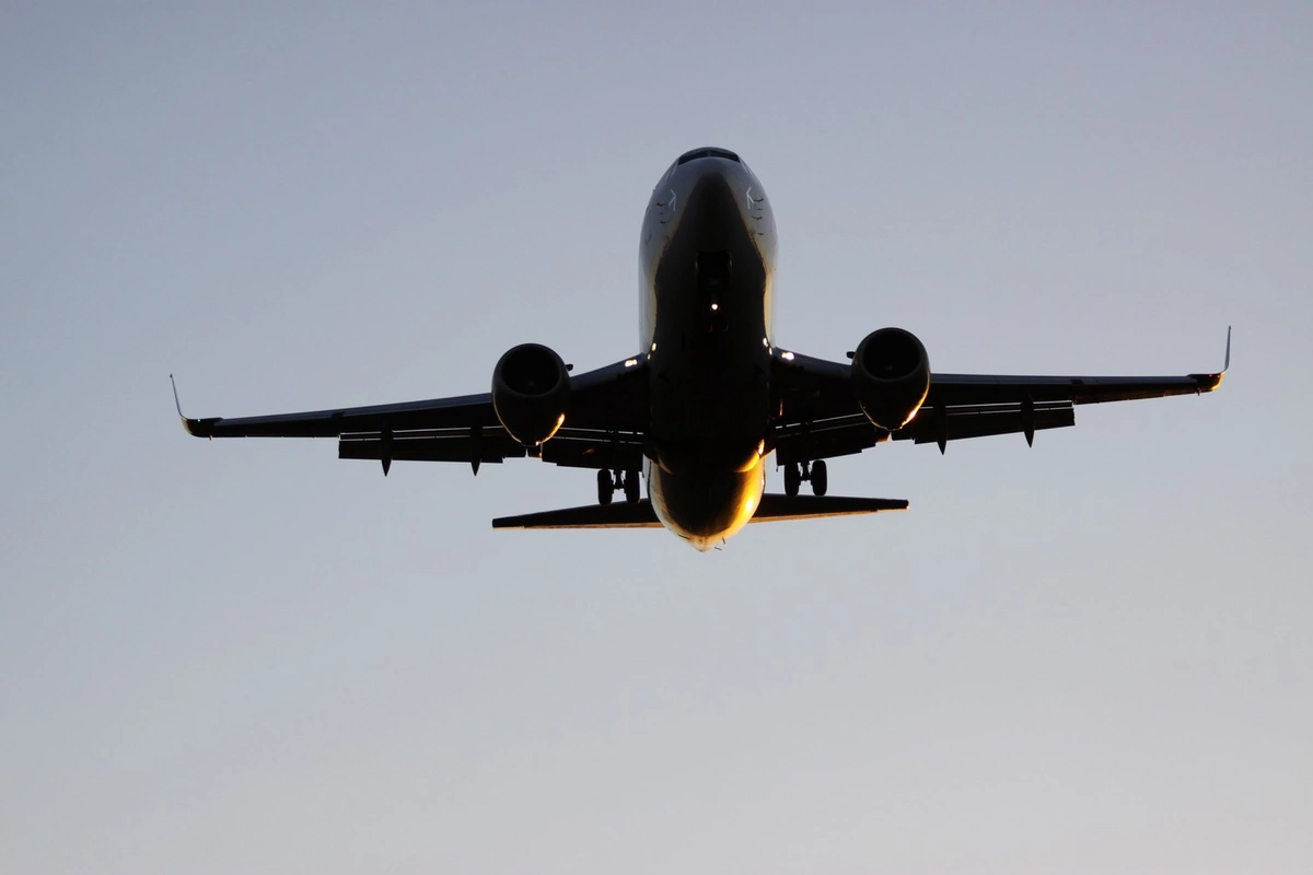 Netanyahu's plane circled over the Mediterranean Sea for about an hour Netanyahu's plane circled over the Mediterranean Sea for about an hour