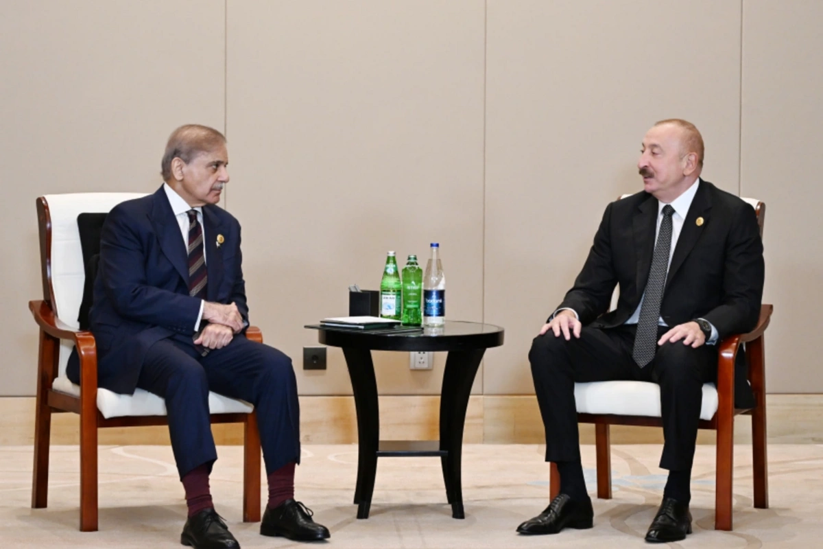 Президент Азербайджана Ильхам Алиев встретился в Тяньцзине с премьер-министром Пакистана Президент Азербайджана Ильхам Алиев встретился в Тяньцзине с премьер-министром Пакистана