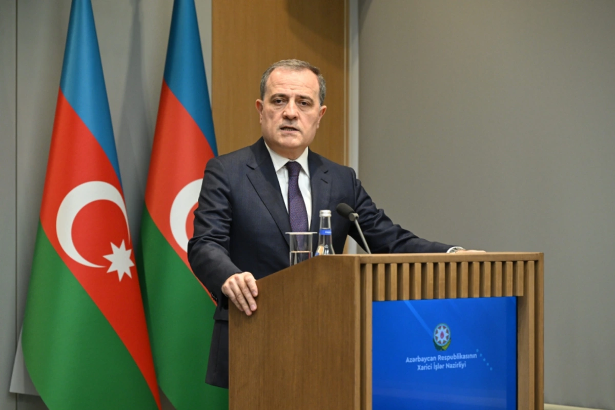 Bayramov: Azərbaycan Rusiya-Ukrayna münaqişənin sülh yolu ilə nizamlanmasına çağırır