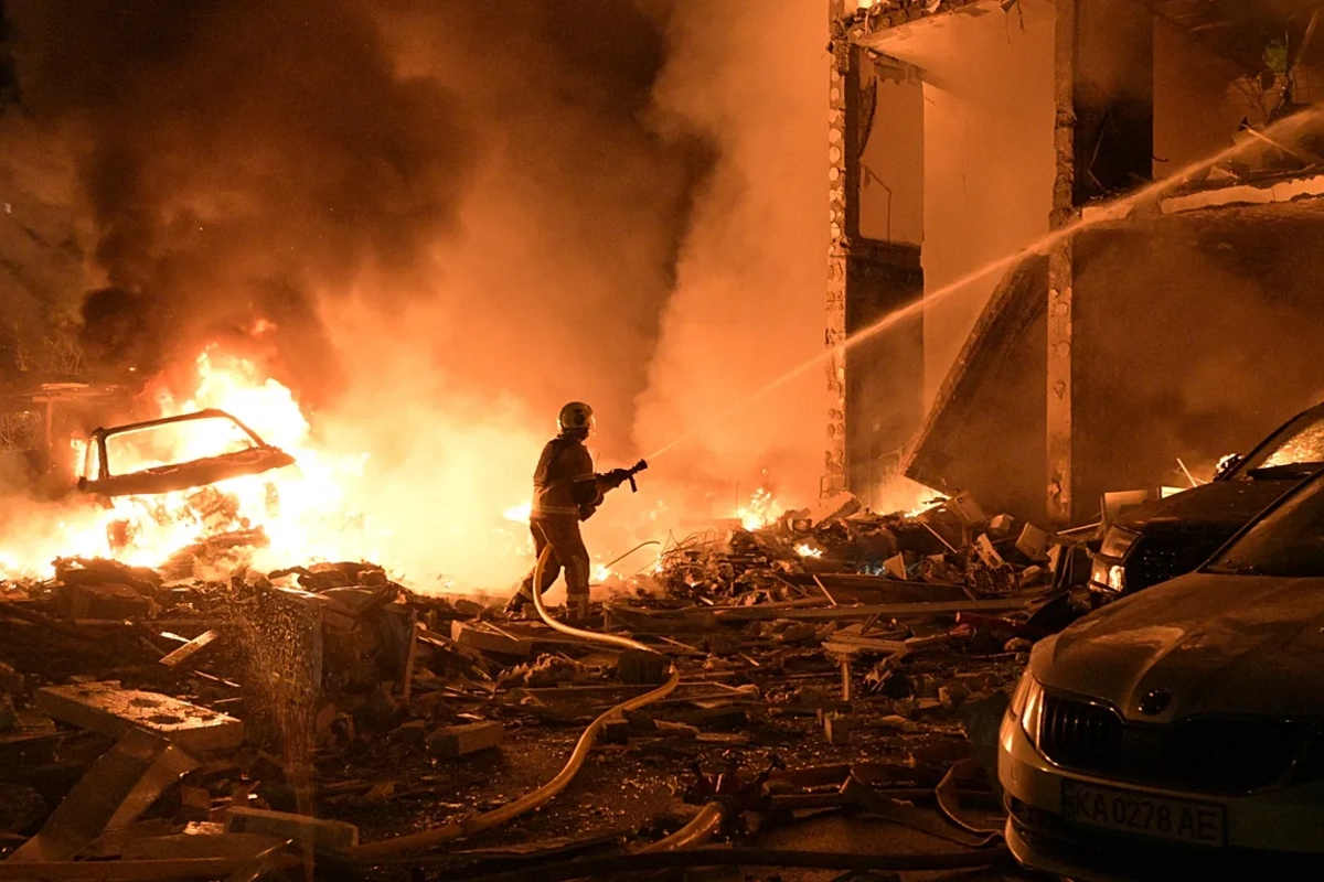 Russia launched a massive strike on Kyiv, there are dead and injured